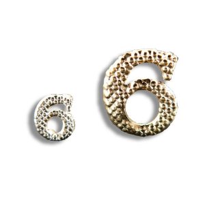 Insigne de faluche - Chiffre 6 ou 9 - 17mm